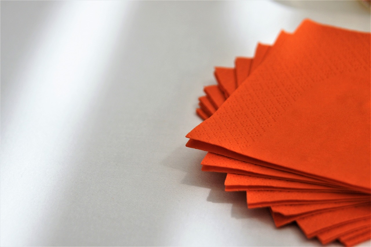 Cómo Doblar Servilletas de Papel para Vasos: Un Toque Elegante en Tu Mesa